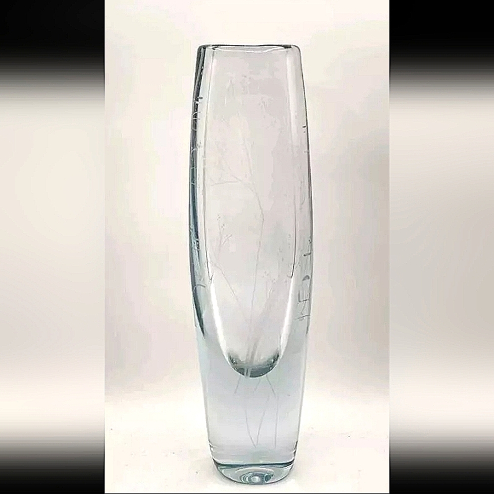 SIGNED Vintage Astra Stromberg Strombergshyttan Etched Flowers Glass Art Vase
